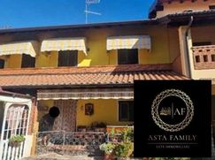 Casa Bi/Trifamiliare in Residenziale