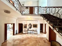 Casa Bi/Trifamiliare in Residenziale