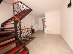 Casa Bi/Trifamiliare in Residenziale