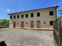 Casa Bi/Trifamiliare in Residenziale