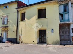Casa Bi/Trifamiliare in Residenziale