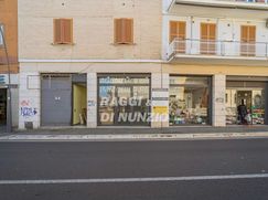 Negozio/Locale commerciale in Commerciale