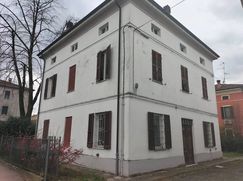 Casa Bi/Trifamiliare in Residenziale