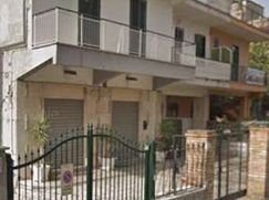 Negozio/Locale commerciale in Commerciale