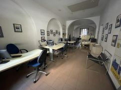 Negozio/Locale commerciale in Commerciale