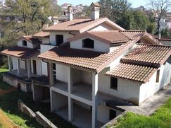 Casa Bi/Trifamiliare in Residenziale