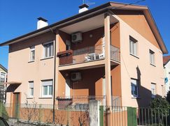 Casa Bi/Trifamiliare in Residenziale