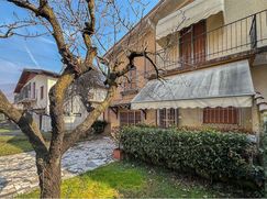 Casa Bi/Trifamiliare in Residenziale