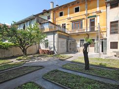 Casa Bi/Trifamiliare in Residenziale