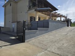 Casa Bi/Trifamiliare in Residenziale