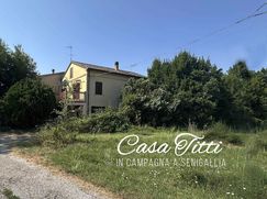Casa Bi/Trifamiliare in Residenziale