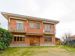 Casa Bi/Trifamiliare in Residenziale