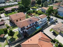 Casa Bi/Trifamiliare in Residenziale