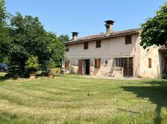 Casa Bi/Trifamiliare in Residenziale