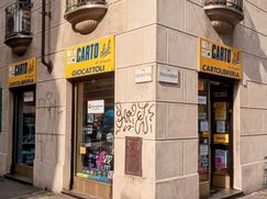 Attività/Licenza (con o senza mura) in Commerciale