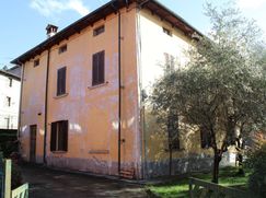 Casa Bi/Trifamiliare in Residenziale