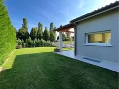 Casa Bi/Trifamiliare in Residenziale