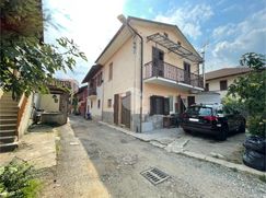 Casa Bi/Trifamiliare in Residenziale