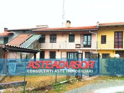 Casa Bi/Trifamiliare in Residenziale