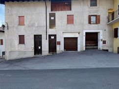 Casa Bi/Trifamiliare in Residenziale