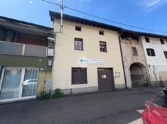 Casa Bi/Trifamiliare in Residenziale
