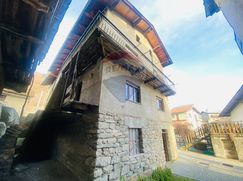 Casa Bi/Trifamiliare in Residenziale