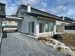 Casa Bi/Trifamiliare in Residenziale