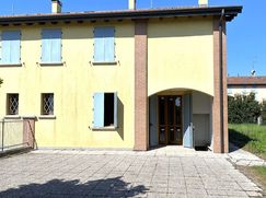 Casa Bi/Trifamiliare in Residenziale