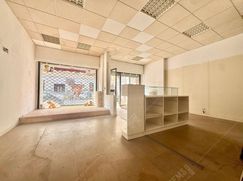 Attività/Licenza (con o senza mura) in Commerciale