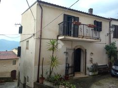 Casa Bi/Trifamiliare in Residenziale