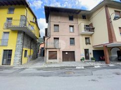 Casa Bi/Trifamiliare in Residenziale