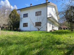 Casa Bi/Trifamiliare in Residenziale