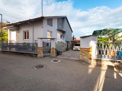 Casa Bi/Trifamiliare in Residenziale