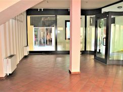 Negozio/Locale commerciale in Commerciale
