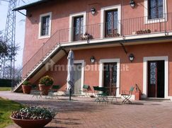 Negozio/Locale commerciale in Commerciale