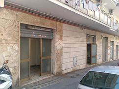 Negozio/Locale commerciale in Commerciale