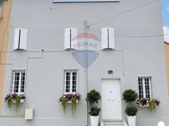 Casa Bi/Trifamiliare in Residenziale