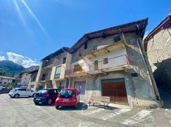Casa Bi/Trifamiliare in Residenziale