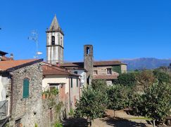 Casa Bi/Trifamiliare in Residenziale