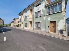 Casa Bi/Trifamiliare in Residenziale