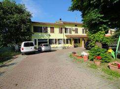 Casa Bi/Trifamiliare in Residenziale