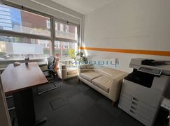 Ufficio in Commerciale