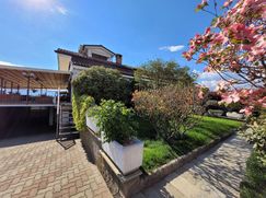 Casa Bi/Trifamiliare in Residenziale