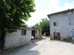 Casa Bi/Trifamiliare in Residenziale