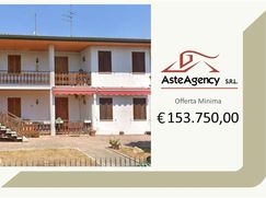 Casa Bi/Trifamiliare in Residenziale