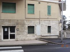 Negozio/Locale commerciale in Commerciale