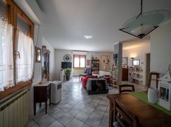 Casa Bi/Trifamiliare in Residenziale