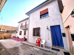 Casa Bi/Trifamiliare in Residenziale