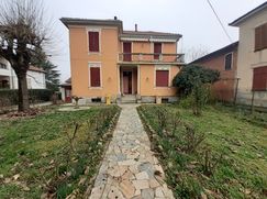 Casa Bi/Trifamiliare in Residenziale