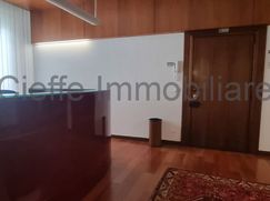 Ufficio in Commerciale